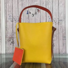 Malá kabelka Celine Twisted Cabas z telecí kůže žluté/oranžové barvy Malá kabelka Celine Twisted Cabas z telecí kůže žluté/oranžové barvy