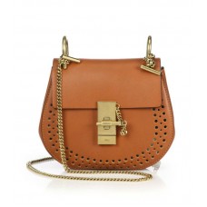 Mini perforovaná kožená crossbody kabelka Chloe Drew v karamelové barvě