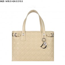 Dior Panarea střední ramenní kabelka z meruňkové jehněčí kůže (zlaté kování) 9625