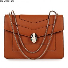 Bvlgari Serpenti GM kabelka z telecí kůže v zemně žluté barvě Bvlgari Serpenti GM kabelka z telecí kůže v zemně žluté barvě