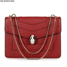 Bvlgari Serpenti GM kabelka z telecí kůže v červené barvě Bvlgari Serpenti GM kabelka z telecí kůže v červené barvě