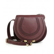 Malá crossbody kabelka Chloe Marci z tmavého sametu Malá crossbody kabelka Chloe Marci z tmavého sametu
