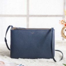 Celine malá crossbody kabelka Trio z telecí kůže královské modré barvy Celine malá crossbody kabelka Trio z telecí kůže královské modré barvy