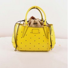 Fendi B Fab Ferrari kožená perforovaná kabelka střední velikosti s horním uchem Fendi B Fab Ferrari kožená perforovaná kabelka střední velikosti s horním uchem