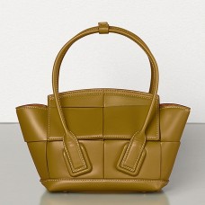 Bottega Veneta Mini Arco 29 taška z telecí kůže Moutarde Weave Bottega Veneta Mini Arco 29 taška z telecí kůže Moutarde Weave