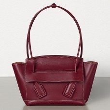 Bottega Veneta Arco 33 kabelka v bordó barvě z francouzského telecího masa