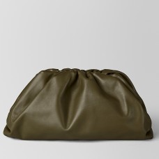 Bottega Veneta The Pouch Clutch z hořčicově telecí kůže Bottega Veneta The Pouch Clutch z hořčicově telecí kůže