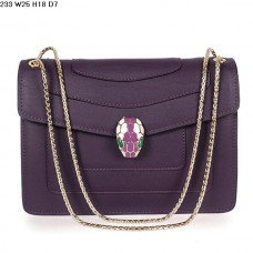 Bvlgari Serpenti GM kabelka z telecí kůže ve fialové barvě Bvlgari Serpenti GM kabelka z telecí kůže ve fialové barvě