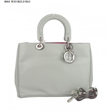 Dior Diorissimo malá kabelka z šedé kůže Nappa (stříbrné kování) 8001 Dior Diorissimo malá kabelka z šedé kůže Nappa (stříbrné kování) 8001