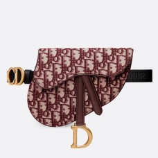 Kabelka Dior Saddle Belt z bordó plátna s šikmým okrajem Kabelka Dior Saddle Belt z bordó plátna s šikmým okrajem
