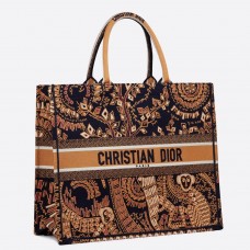 Plátěná taška Dior Book Tote z oranžového plátna s vyšívanými zvířaty