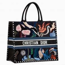 Ručně malovaná knižní taška Dior s vícebarevným vodním prvkem