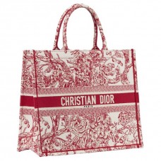 Plátěná taška Dior Book Tote z vyšívaného plátna s květy hortenzie