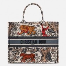 Dior Book Tote Bag ve vícebarevném provedení Toile De Jouy