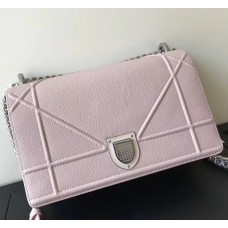Klapková kabelka Dior Diorama ze světle růžové telecí kůže s texturou