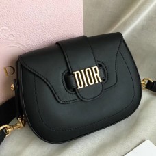Podsedlová taška Dior D-Fence z černé telecí kůže Podsedlová taška Dior D-Fence z černé telecí kůže