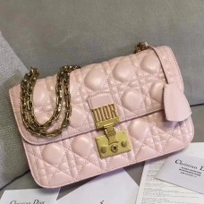 Klapková kabelka Dior Dioraddict z růžové jehněčí kůže Klapková kabelka Dior Dioraddict z růžové jehněčí kůže