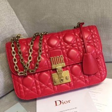 Klapková kabelka Dior Dioraddict z červené jehněčí kůže Klapková kabelka Dior Dioraddict z červené jehněčí kůže
