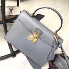 Taška Dior DiorAddict Tote z telecí kůže světle modré barvy Taška Dior DiorAddict Tote z telecí kůže světle modré barvy