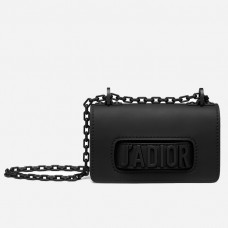 Kabelka Dior Mini J'Adior z ultra matné telecí kůže černé barvy Kabelka Dior Mini J'Adior z ultra matné telecí kůže černé barvy