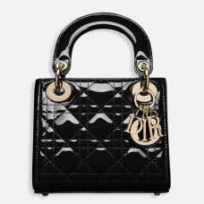 Černá lakovaná mini dámská kabelka Dior s řetízkem