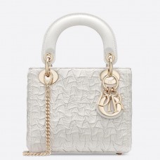 Mini kabelka Dior Lady Dior s řetízkem z bílé vlnité jehněčí kůže