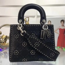 Střední dámská kabelka Dior z černé telecí kůže s cvočky