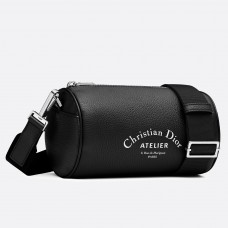 Kabelka Dior Roller Pouch z černé telecí kůže s texturou