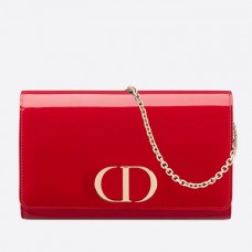 Peněženka Dior 30 Montaigne na řetízku z červené lakované telecí kůže